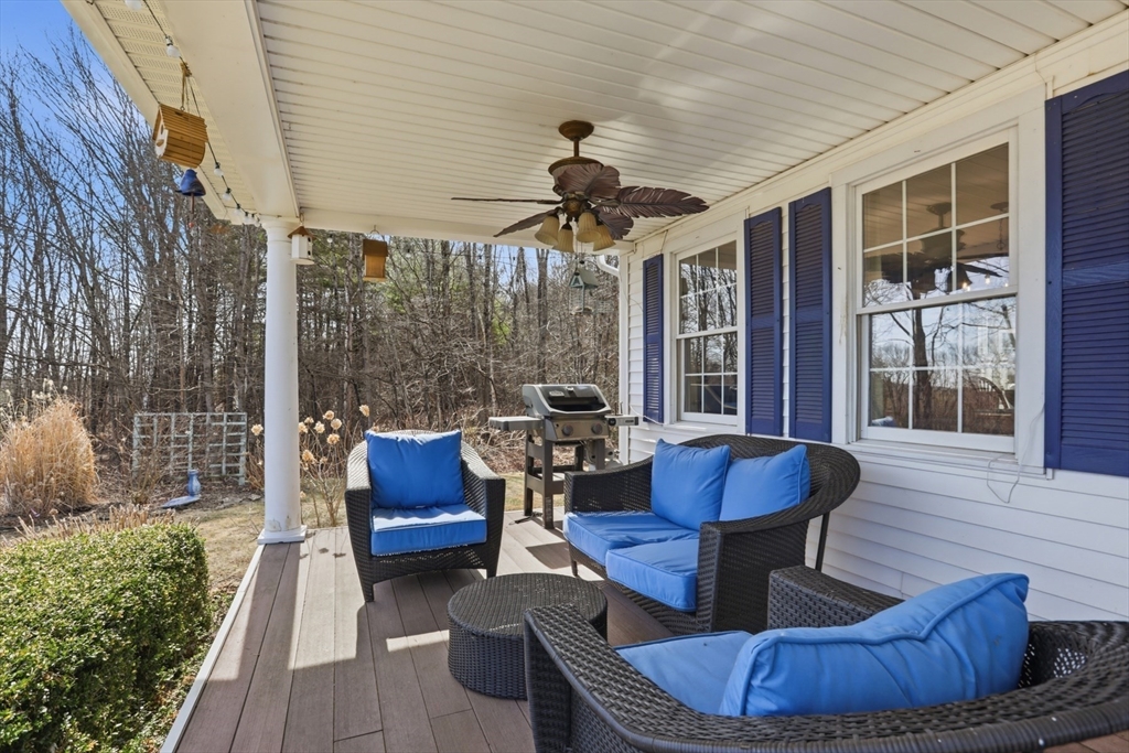 24 Dow Street Pepperell, MA 01463 - Photo 3 of 42