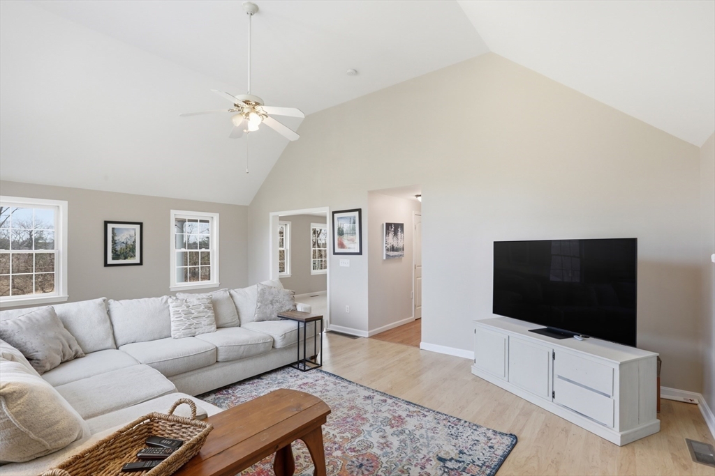 24 Dow Street Pepperell, MA 01463 - Photo 10 of 42