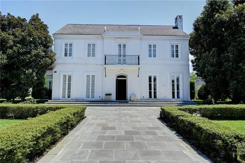 $765,000 | 72 Chateau Magdelaine Drive, Kenner, LA 70065