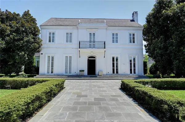 $765,000 | 72 Chateau Magdelaine Drive, Kenner, LA 70065