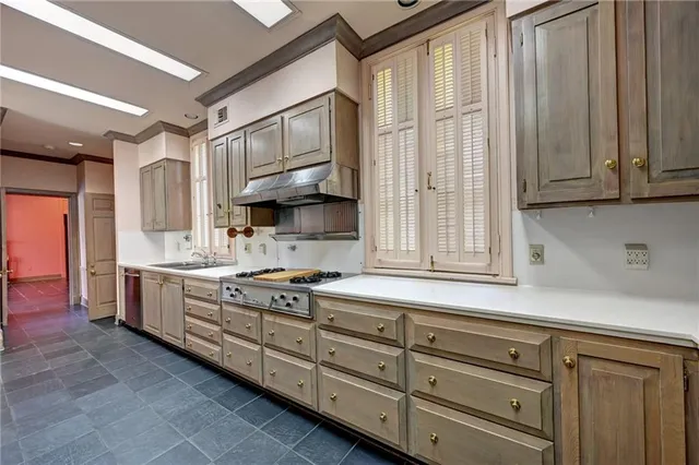 $765,000 | 72 Chateau Magdelaine Drive, Kenner, LA 70065