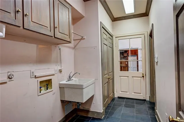 $765,000 | 72 Chateau Magdelaine Drive, Kenner, LA 70065