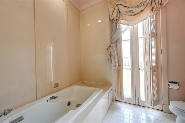 $765,000 | 72 Chateau Magdelaine Drive, Kenner, LA 70065