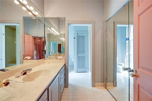 $765,000 | 72 Chateau Magdelaine Drive, Kenner, LA 70065