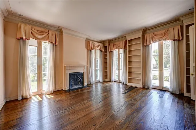 $765,000 | 72 Chateau Magdelaine Drive, Kenner, LA 70065