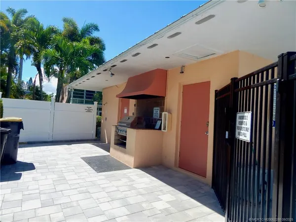 $149,000 | 2950 Southeast Ocean Boulevard, Unit 363, Stuart, FL 34996