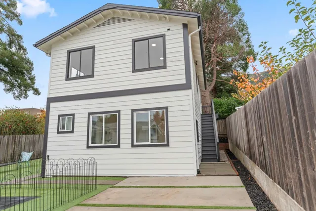 $998,000 | 339 Monterey Street, Brisbane, CA 94005