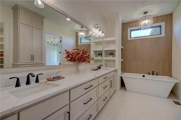 $1,399,000 | 18904 Bella Terra Road, Pleasant Hill, MO 64080