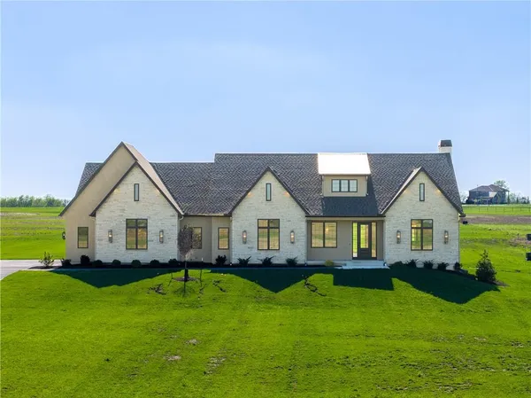 $1,399,000 | 18904 Bella Terra Road, Pleasant Hill, MO 64080