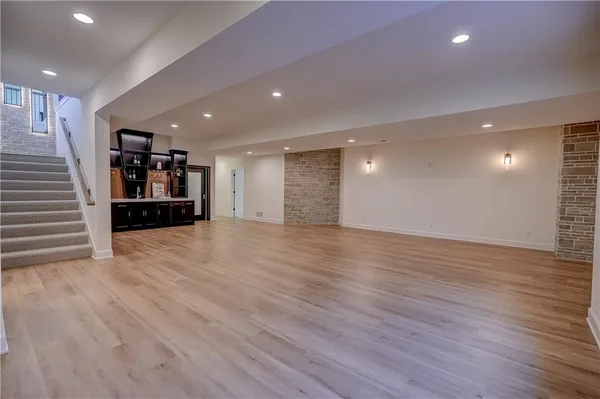 $1,399,000 | 18904 Bella Terra Road, Pleasant Hill, MO 64080