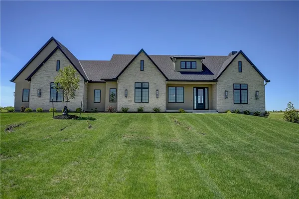 $1,399,000 | 18904 Bella Terra Road, Pleasant Hill, MO 64080