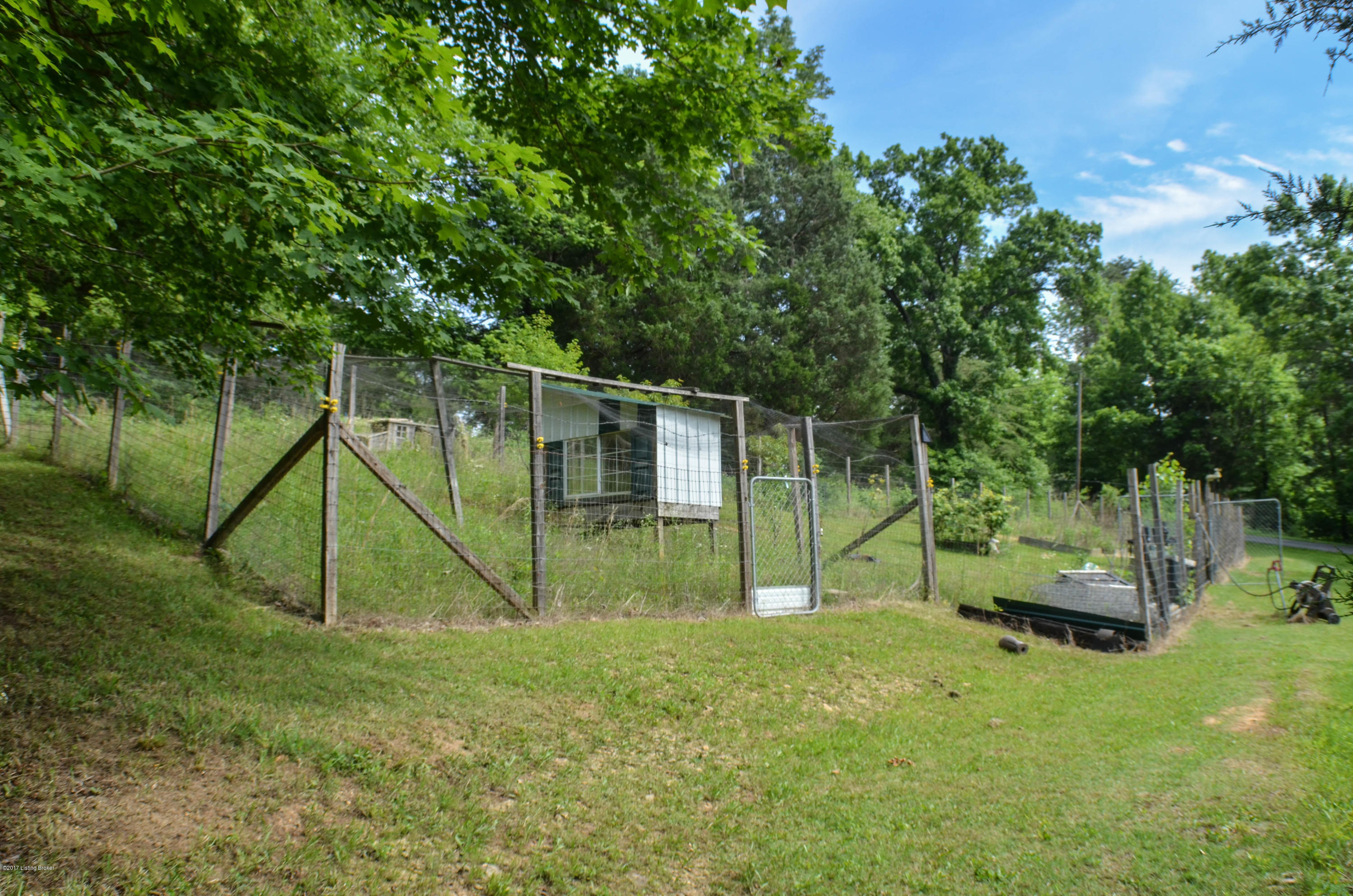 906 Ridge Road Shepherdsville, KY 40165 - Photo 34 of 36 Ridge Rd pic 18