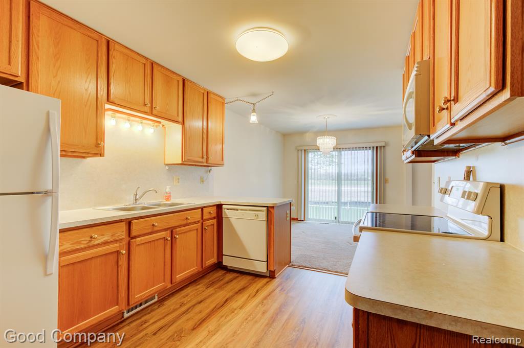50837 Raintree Circle Chesterfield, MI 48047 - Photo 13 of 37