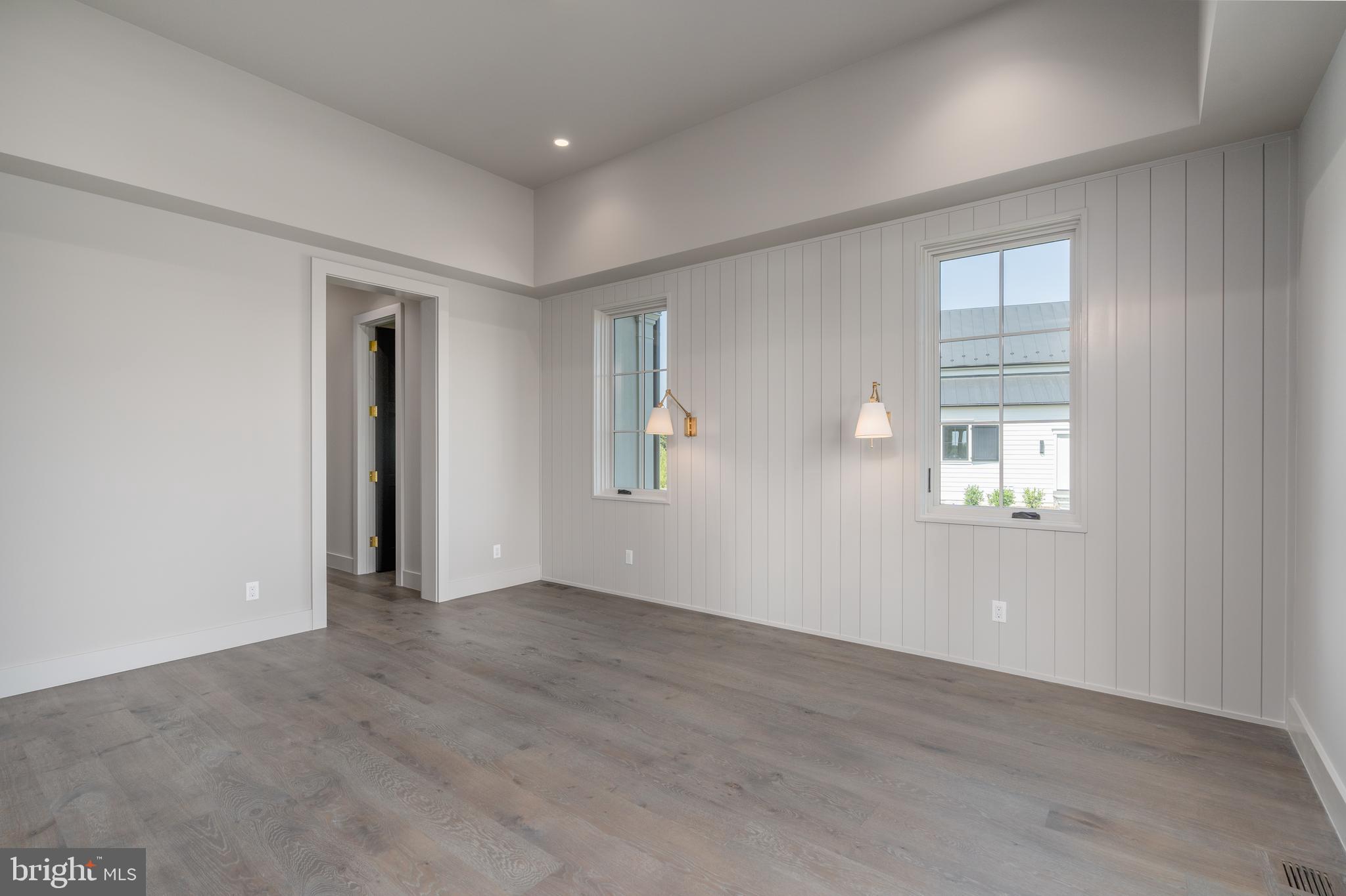 400 Martingale Ridge Drive Middleburg, VA 20117 - Photo 8 of 21 an empty room with windows and closet