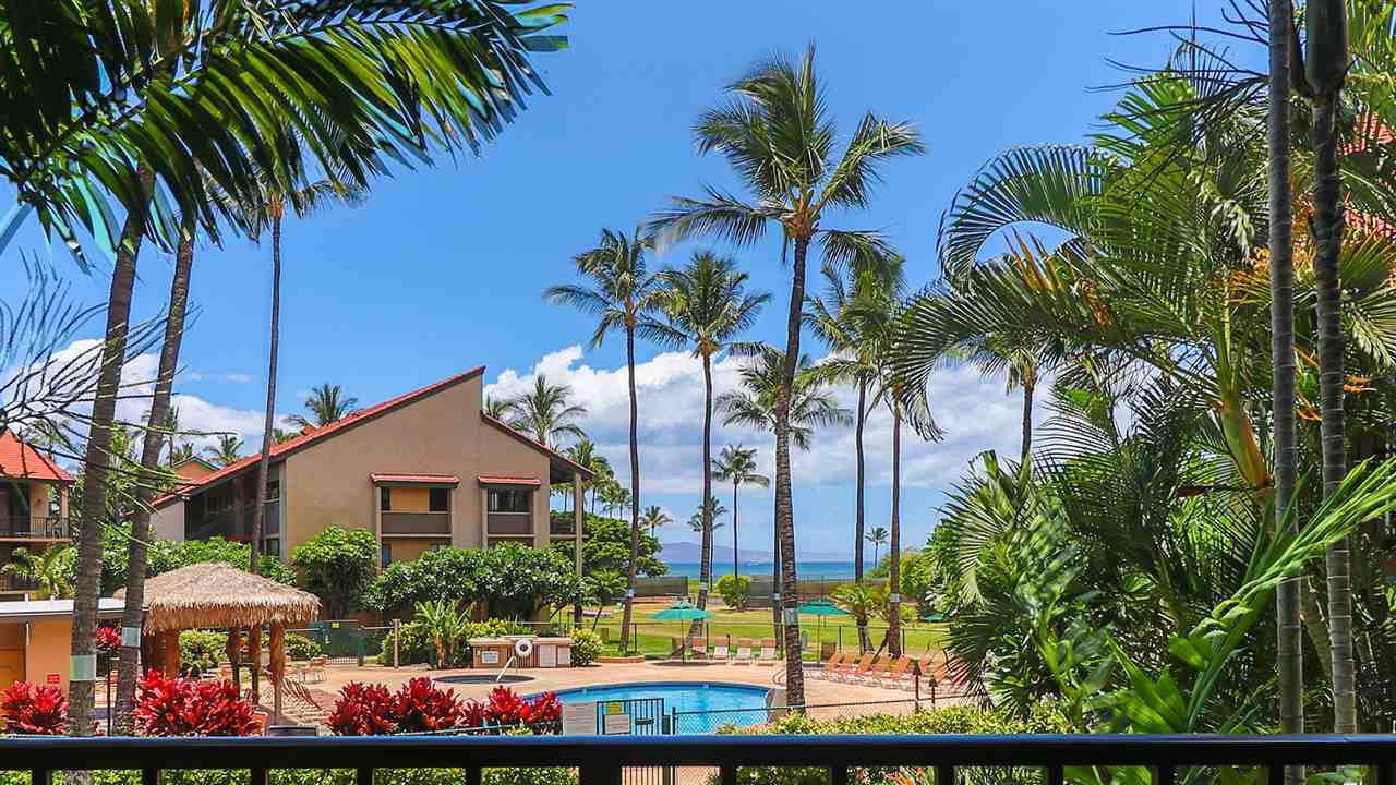 940 South Kihei Road, Unit B212 Kihei, HI 96753 - Photo 11 of 22 a front view of house with small garden