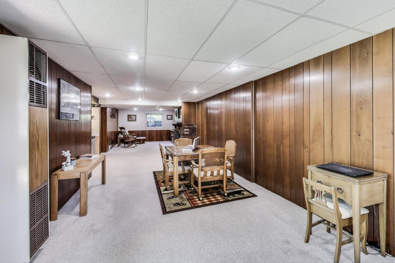 221 Anthony Road Buffalo Grove, IL 60089 - Photo 22 of 30 Gallery Image 22