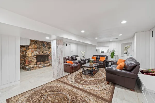 $569,900 | 6145 West Fletcher Street, Chicago, IL 60634