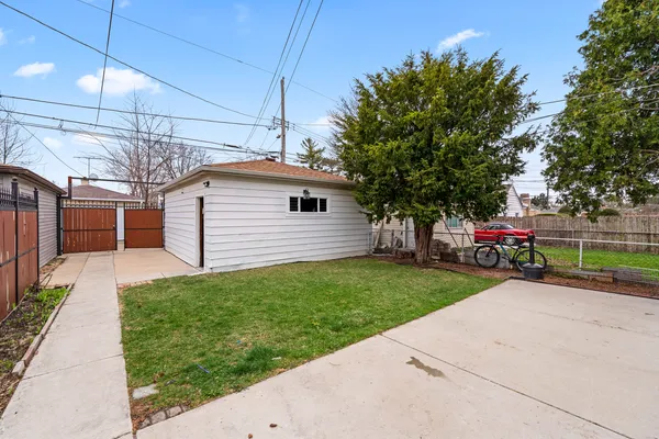 $569,900 | 6145 West Fletcher Street, Chicago, IL 60634