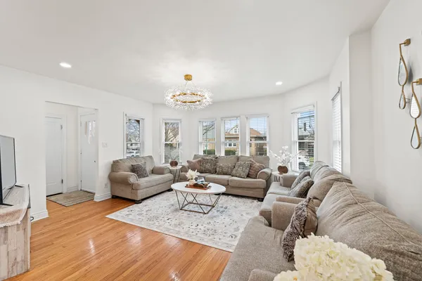 $569,900 | 6145 West Fletcher Street, Chicago, IL 60634