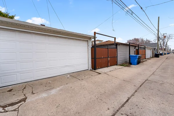 $569,900 | 6145 West Fletcher Street, Chicago, IL 60634