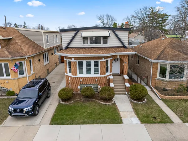 $569,900 | 6145 West Fletcher Street, Chicago, IL 60634