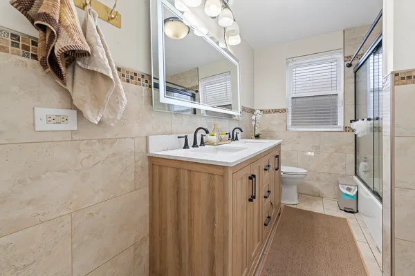 $569,900 | 6145 West Fletcher Street, Chicago, IL 60634