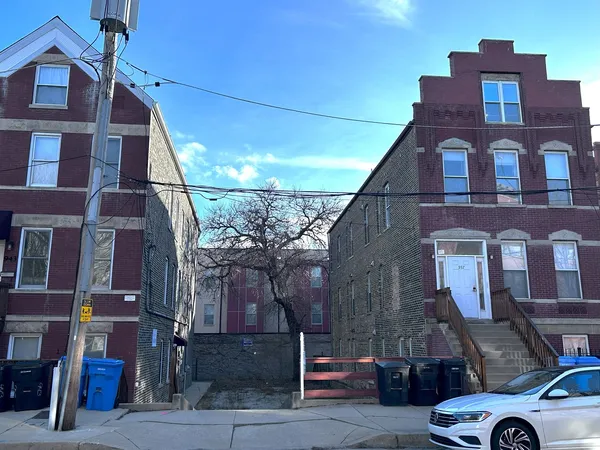 $485,000 | 941 North Racine Avenue, Chicago, IL 60642