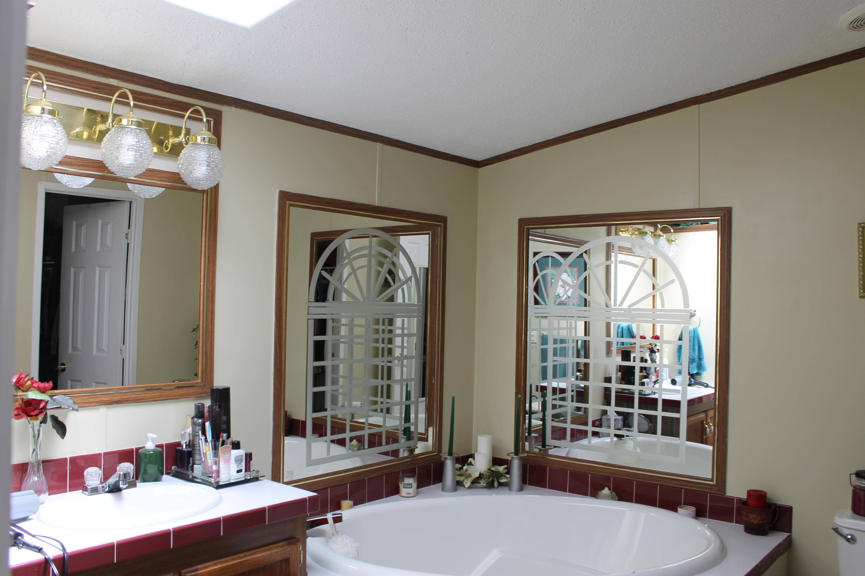 562 Old Stage Road Dandridge, TN 37725 - Photo 17 of 33 Master Bath