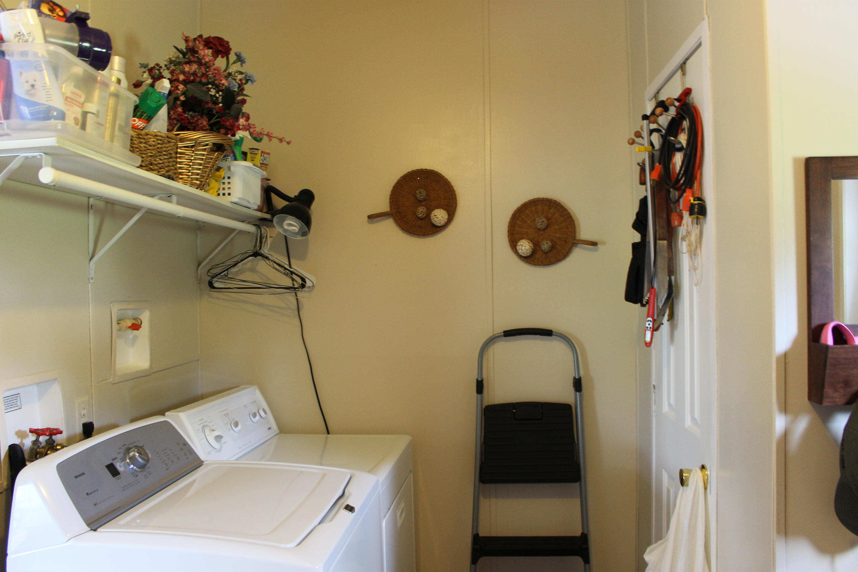 562 Old Stage Road Dandridge, TN 37725 - Photo 23 of 33 Utility Room