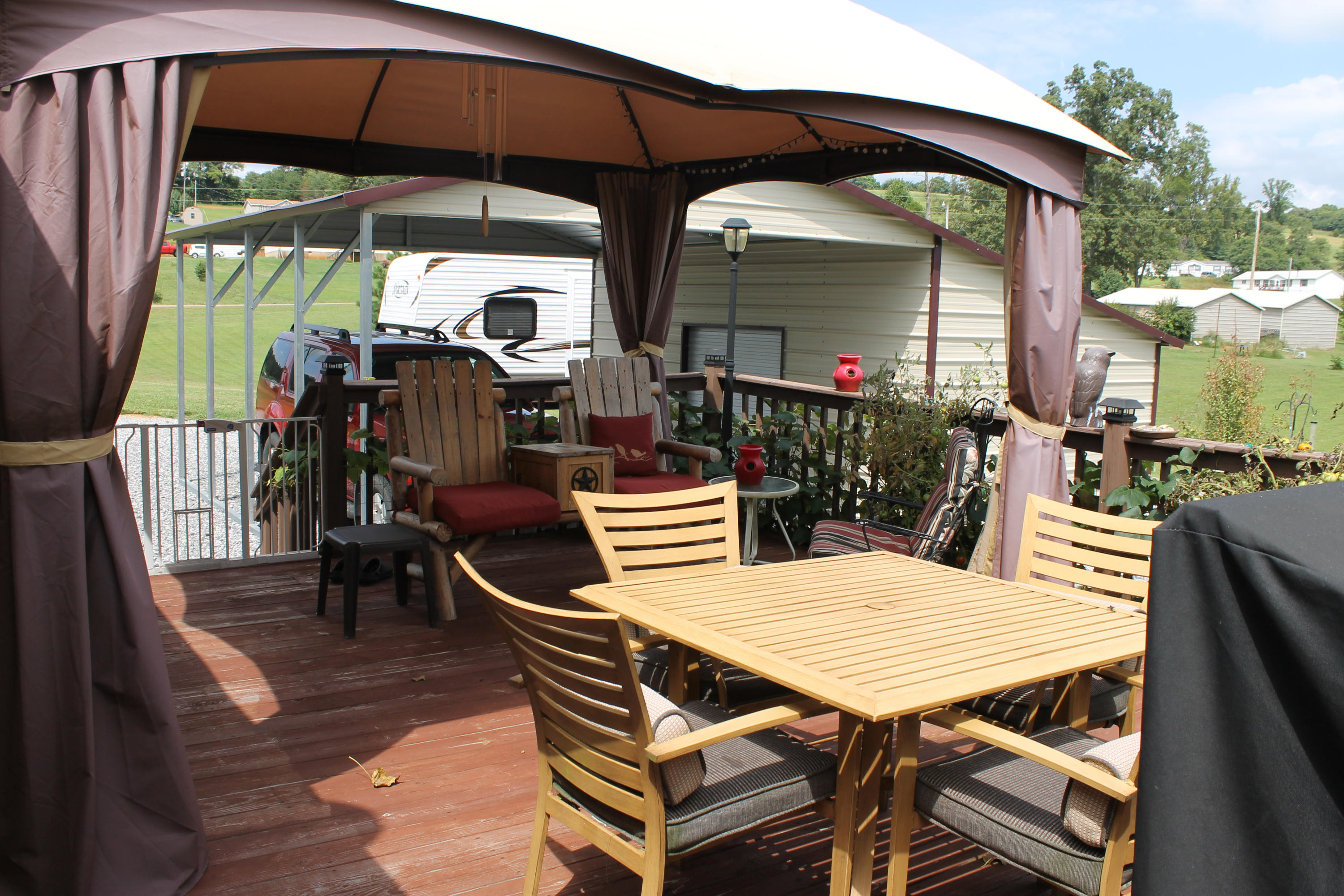 562 Old Stage Road Dandridge, TN 37725 - Photo 26 of 33 Back Patio