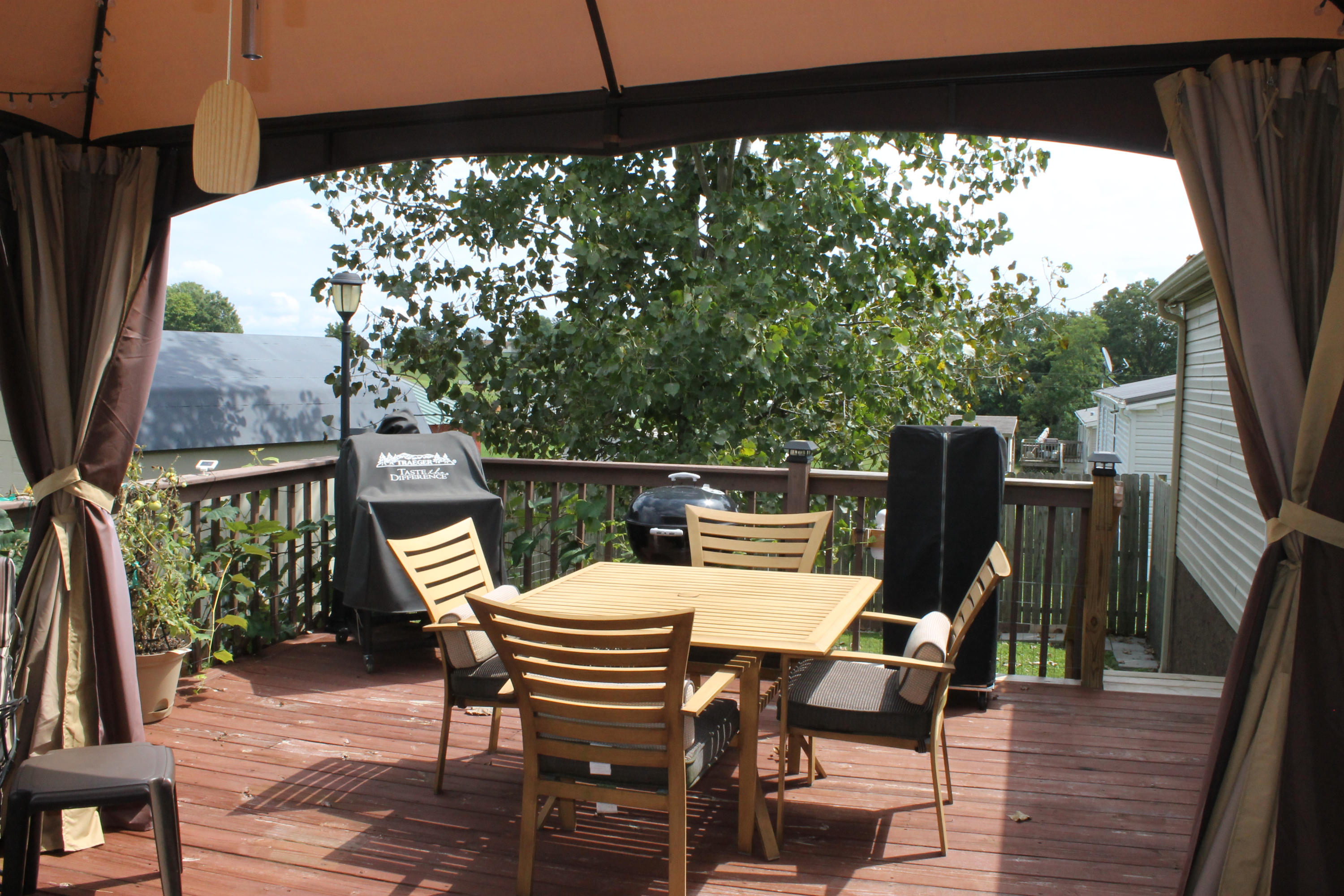 562 Old Stage Road Dandridge, TN 37725 - Photo 27 of 33 Back Patio
