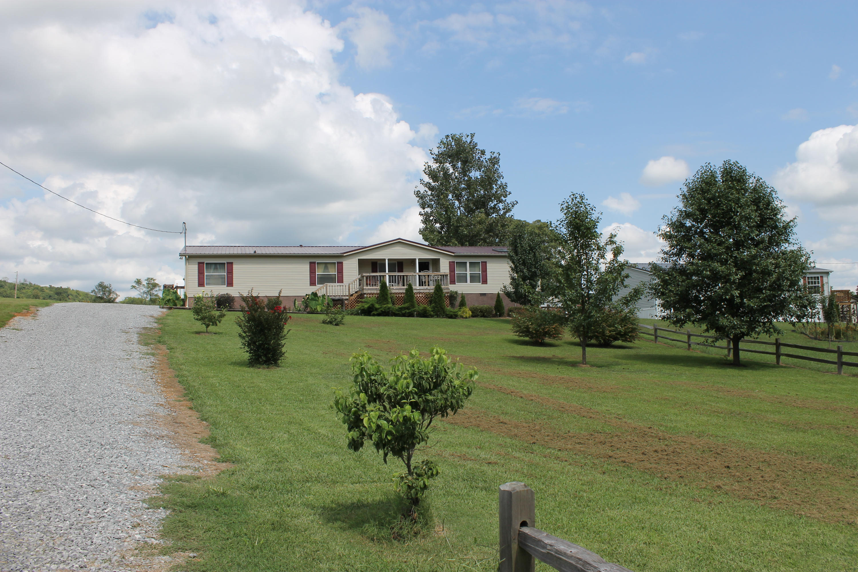 562 Old Stage Road Dandridge, TN 37725 - Photo 33 of 33 IMG_2146