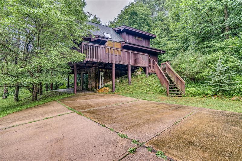 9 Hans Road McDonald, PA 15057 - Photo 1 of 23 Gallery Image 1