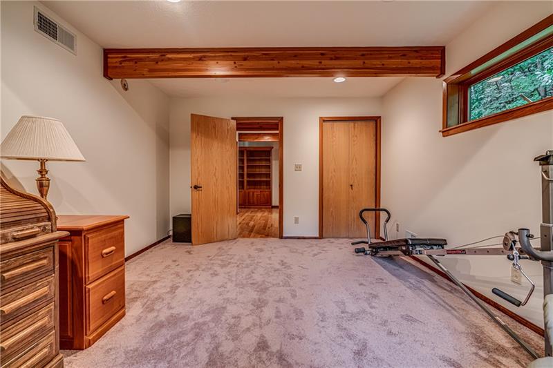 9 Hans Road McDonald, PA 15057 - Photo 14 of 23 Gallery Image 14