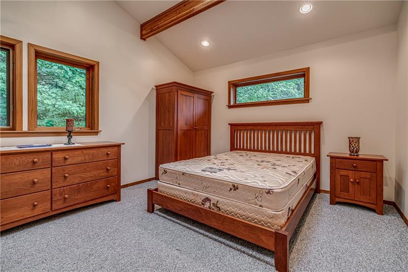 9 Hans Road McDonald, PA 15057 - Photo 10 of 23 Gallery Image 10