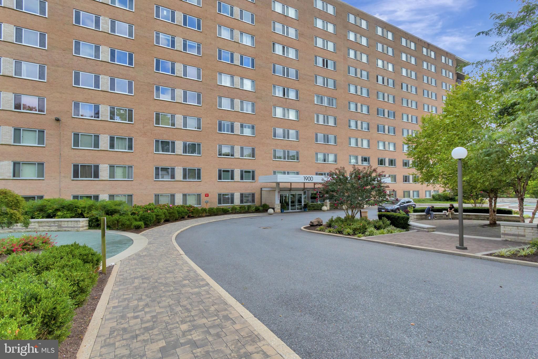 1900 Lyttonsville Road, Unit 1016 Silver Spring, MD 20910 - Photo 2 of 18 Exterior