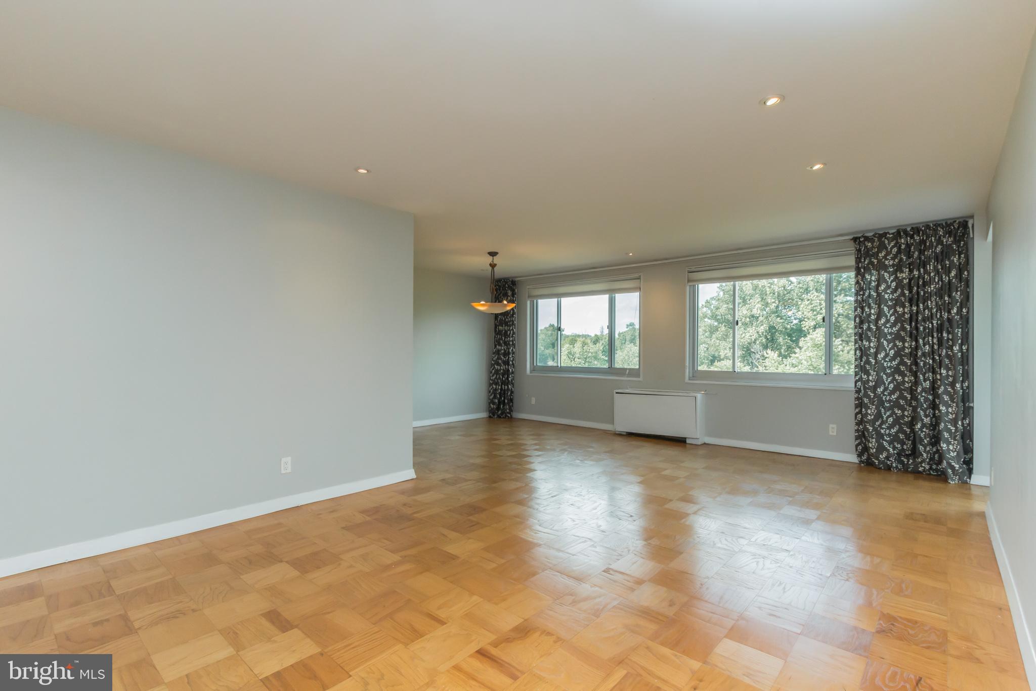 1900 Lyttonsville Road, Unit 1016 Silver Spring, MD 20910 - Photo 4 of 18 Family Room