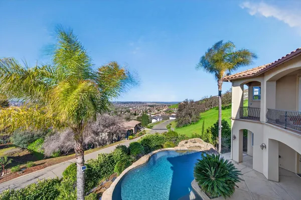 $2,080,000 | 512 Montridge Way, El Dorado Hills, CA 95762