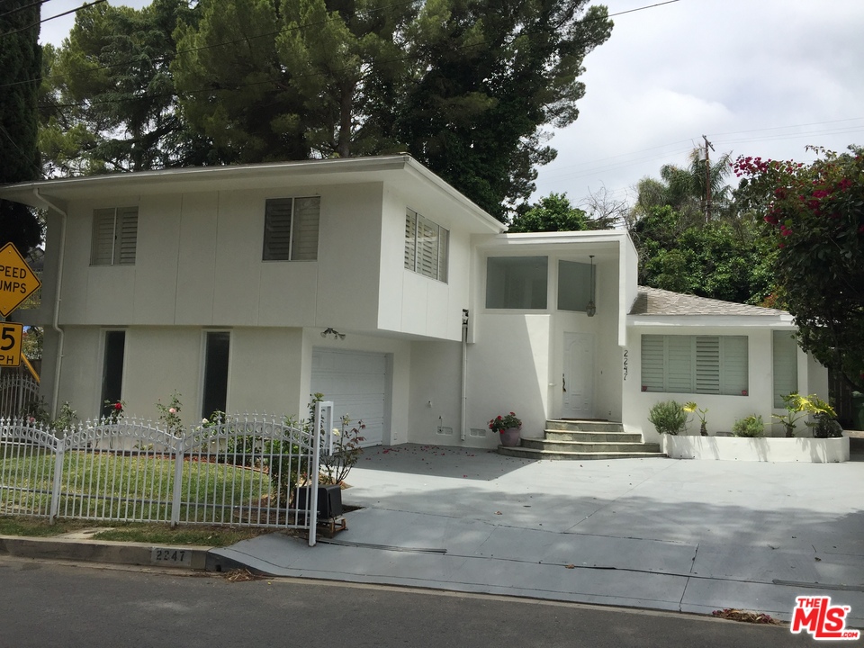 2247 Roscomare Road Los Angeles, CA 90077 - Photo 2 of 12 Gallery Image 2