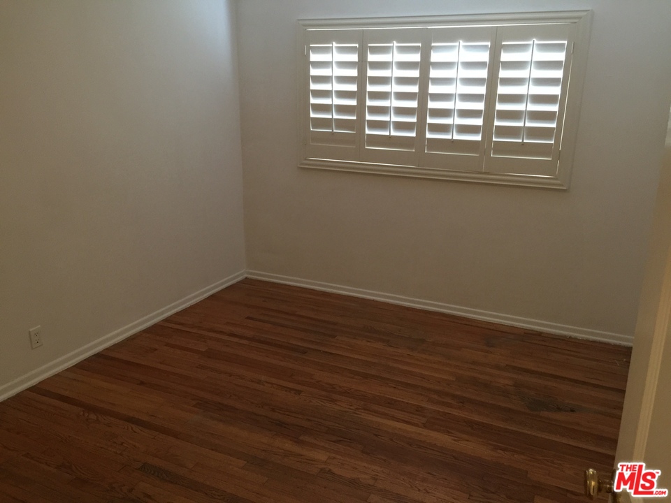 2247 Roscomare Road Los Angeles, CA 90077 - Photo 6 of 12 Gallery Image 6