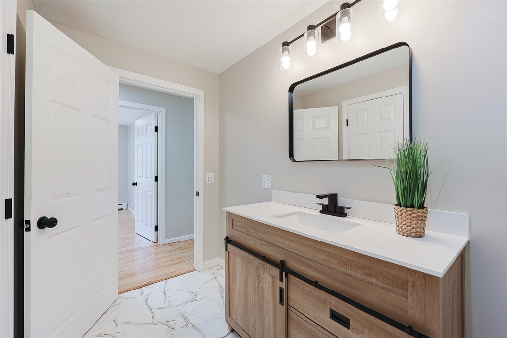 5 East Public Street Freetown, MA 02702 - Photo 28 of 41