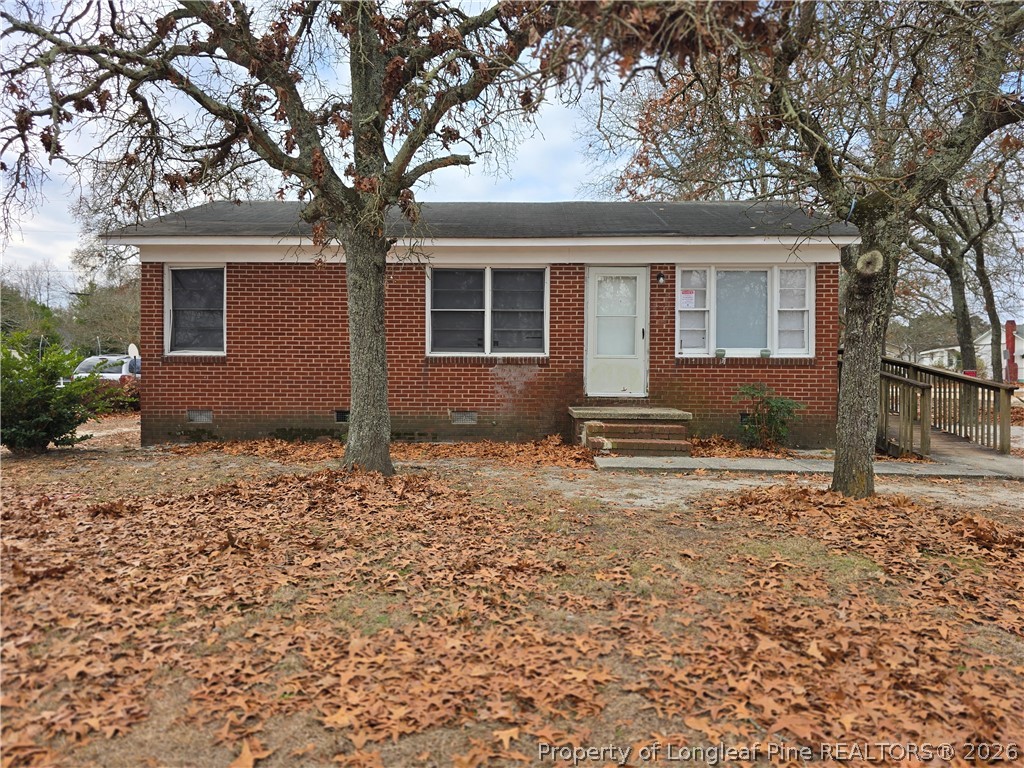 a front view of house with yard