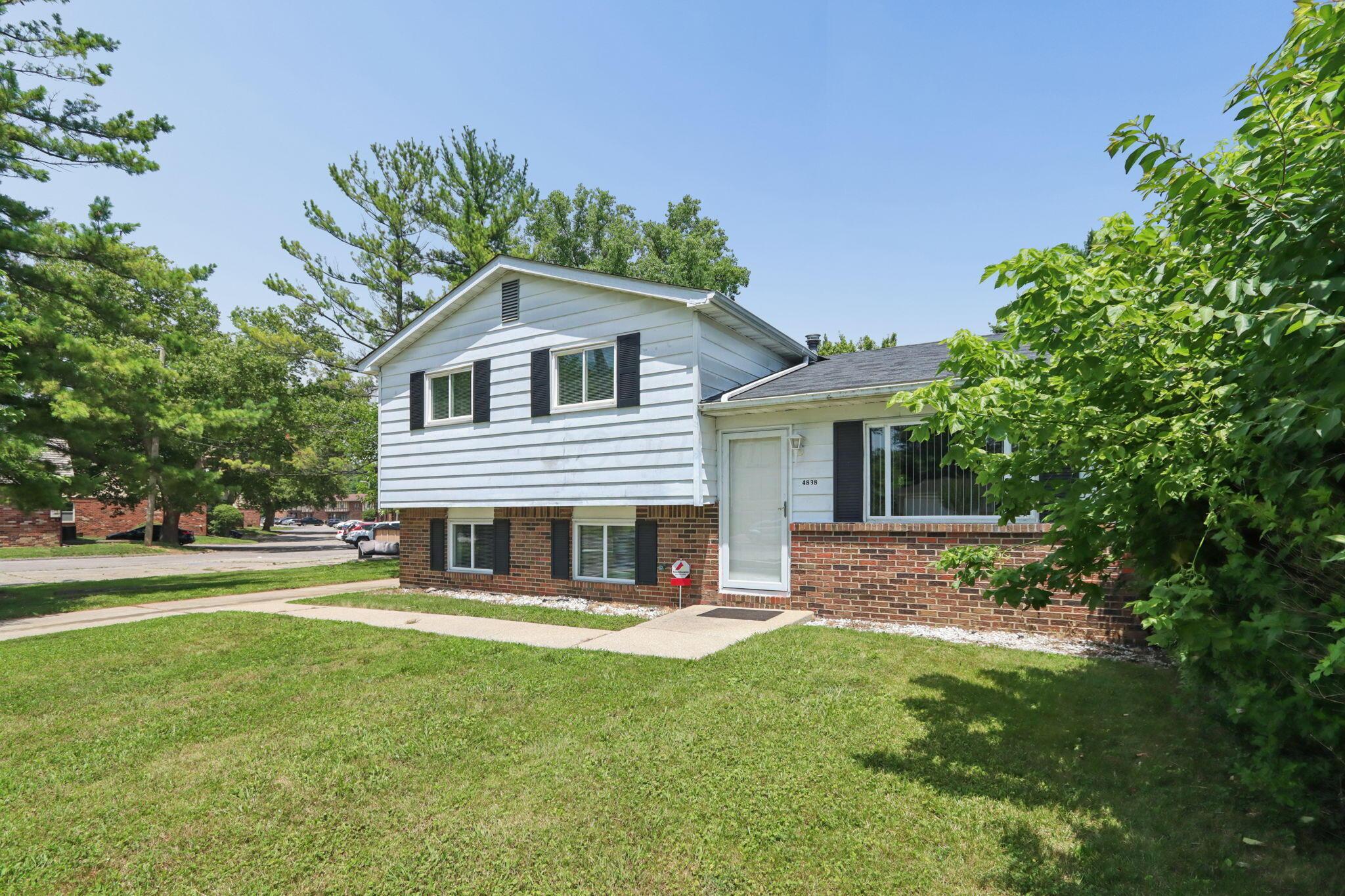 4838 Refugee Road Columbus, OH 43232 - Photo 3 of 27 4-web-or-mls-4838-refugee-rd
