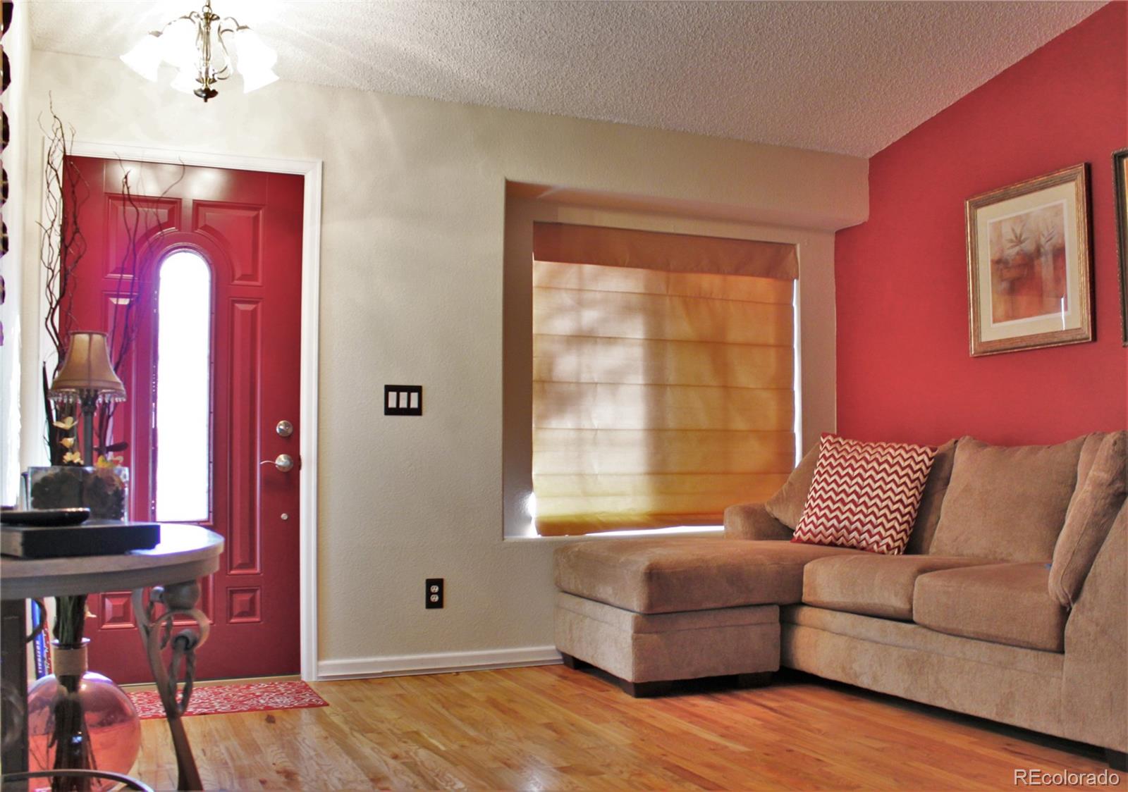 9502 South Castle Ridge Circle Highlands Ranch, CO 80129 - Photo 3 of 15