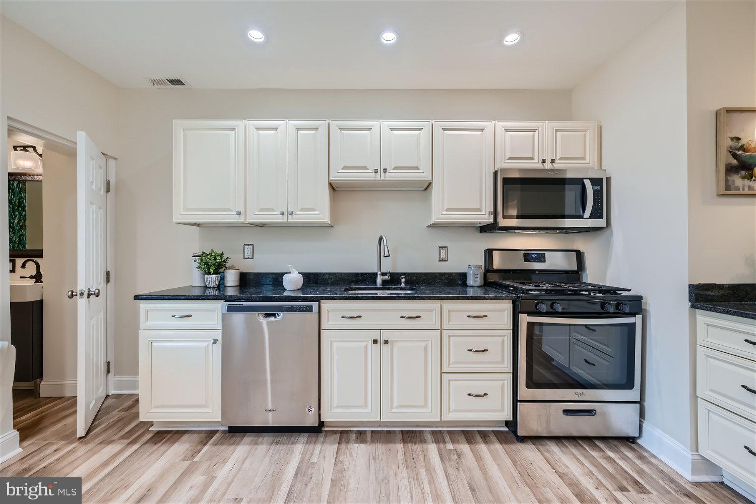 4333 Falls Road Baltimore, MD 21211 - Photo 15 of 33 Gallery Image 15