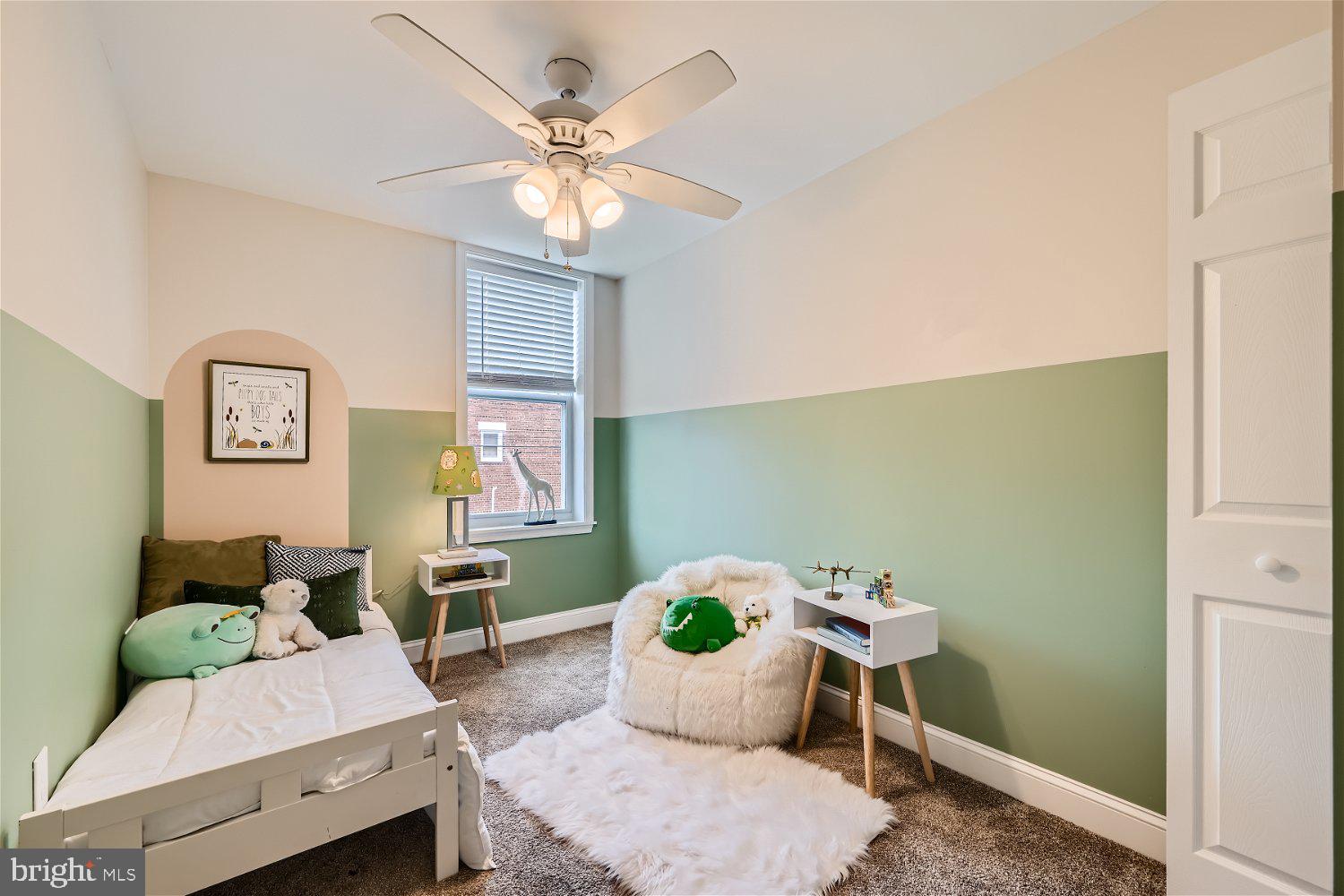 4333 Falls Road Baltimore, MD 21211 - Photo 21 of 33 2nd bedroom