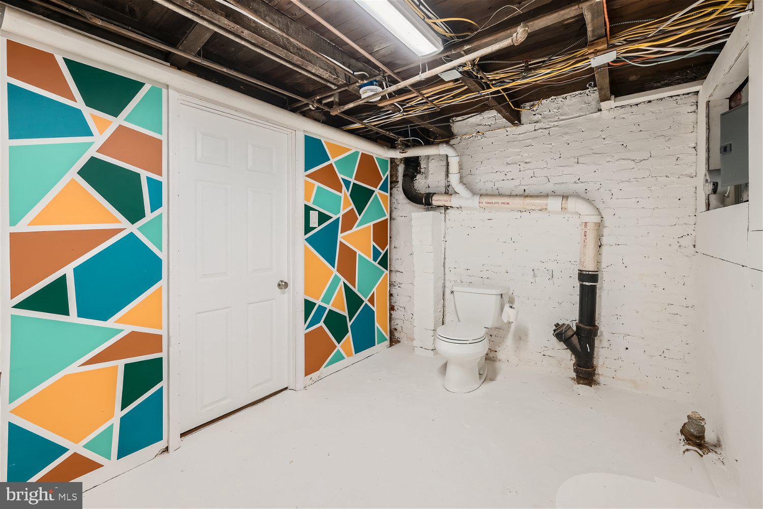4333 Falls Road Baltimore, MD 21211 - Photo 30 of 33 Basement aundry room has a toilet & utility sink