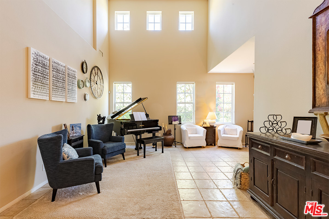 26109 Forster Way Stevenson Ranch, CA 91381 - Photo 3 of 34 Gallery Image 3