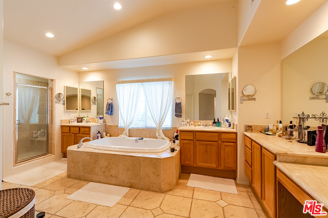 26109 Forster Way Stevenson Ranch, CA 91381 - Photo 25 of 34 Gallery Image 25