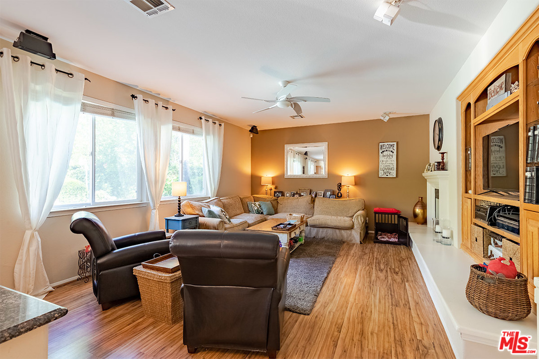 26109 Forster Way Stevenson Ranch, CA 91381 - Photo 4 of 34 Gallery Image 4